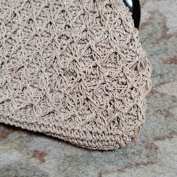 Vintage macrame crochet acrylic clutch - Picture 2 of 6